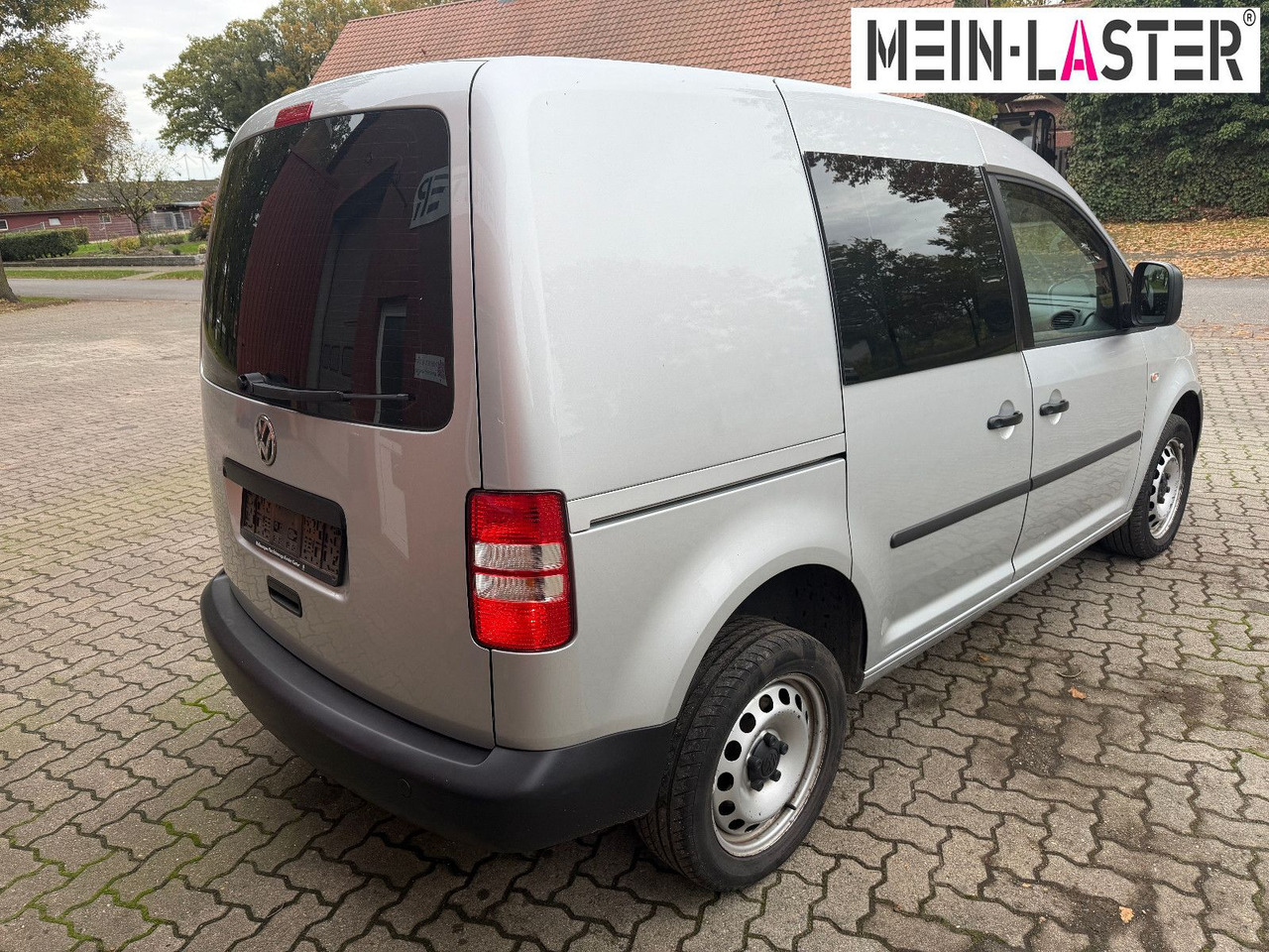 Volkswagen Caddy 2.0 TDI Kasten Soccer 4Motion Automatik - Kombi: 5 kép. Volkswagen Caddy 2.0 TDI Kasten Soccer 4Motion Automatik - Kombi: 5 kép.