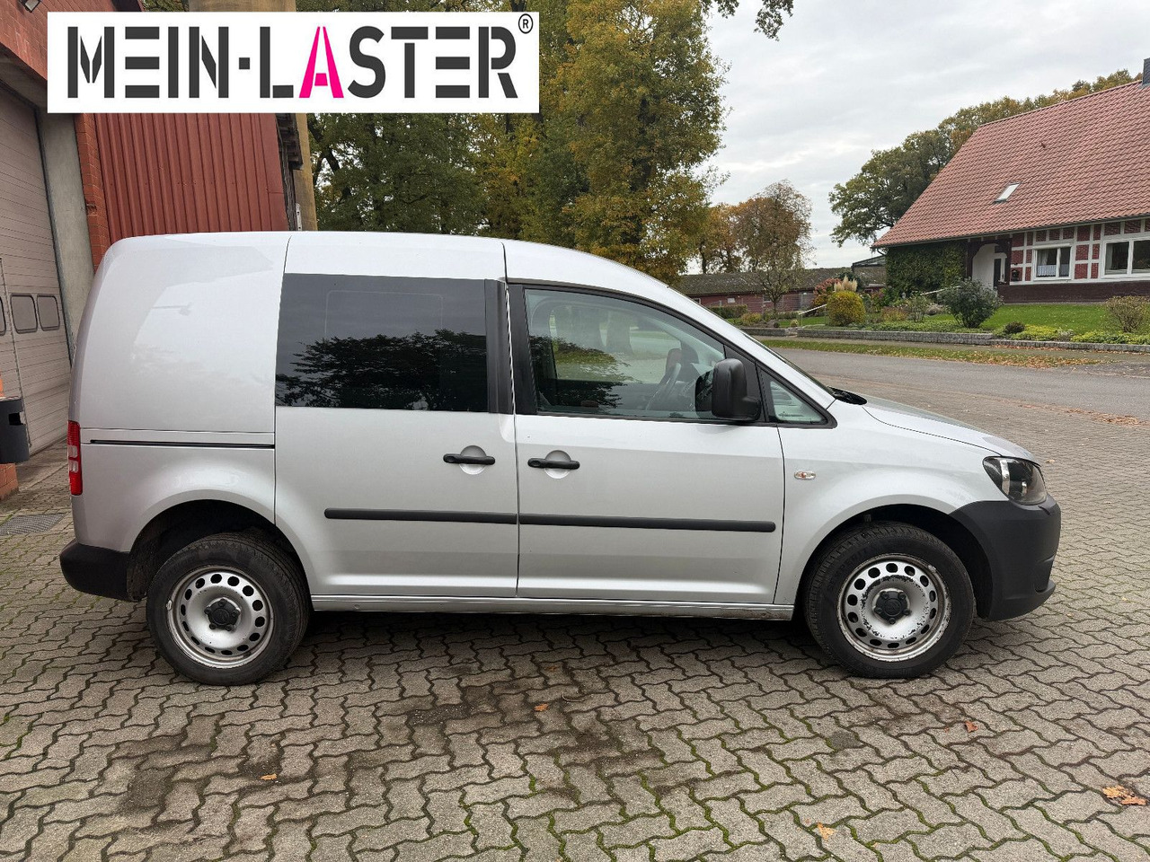 Volkswagen Caddy 2.0 TDI Kasten Soccer 4Motion Automatik - Kis furgon: 3 kép. Volkswagen Caddy 2.0 TDI Kasten Soccer 4Motion Automatik - Kis furgon: 3 kép.