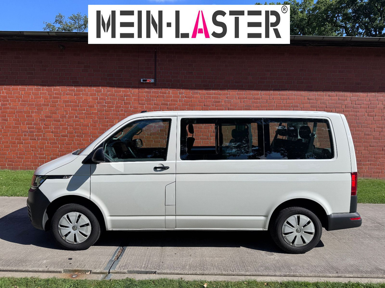 Volkswagen T6 2.0 tdi  Standheizung Navigation AHK TÜV 5/27 - Kisbusz: 4 kép. Volkswagen T6 2.0 tdi  Standheizung Navigation AHK TÜV 5/27 - Kisbusz: 4 kép.