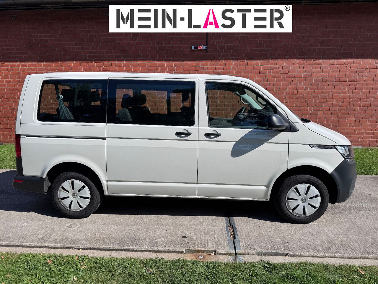 Volkswagen T6 2.0 tdi  Standheizung Navigation AHK TÜV 5/27 - Kisbusz: 3 kép. Volkswagen T6 2.0 tdi  Standheizung Navigation AHK TÜV 5/27 - Kisbusz: 3 kép.