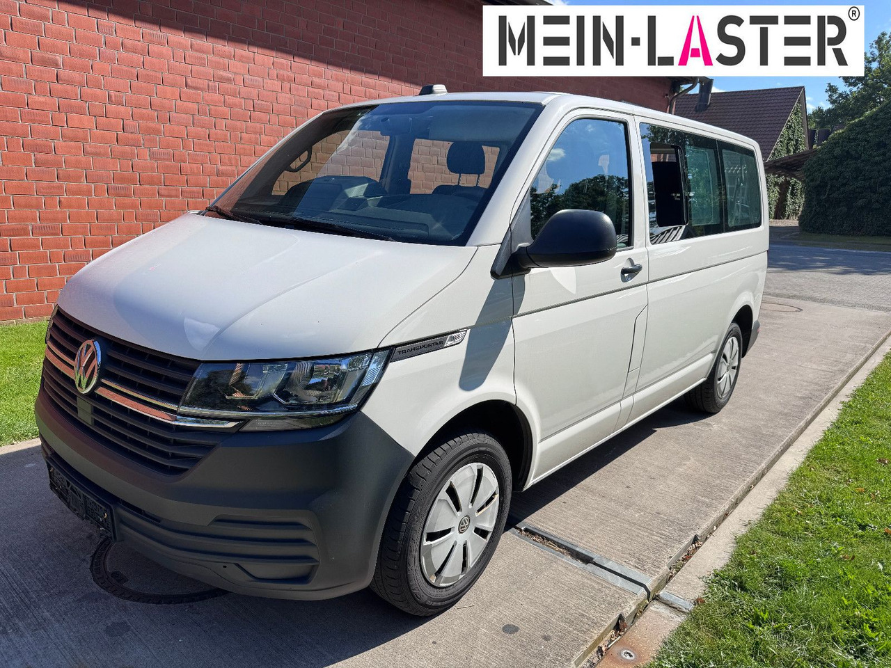 Volkswagen T6 2.0 tdi Standheizung Navigation AHK TÜV 5/27 - Kisbusz: 2 kép. Volkswagen T6 2.0 tdi Standheizung Navigation AHK TÜV 5/27 - Kisbusz: 2 kép.