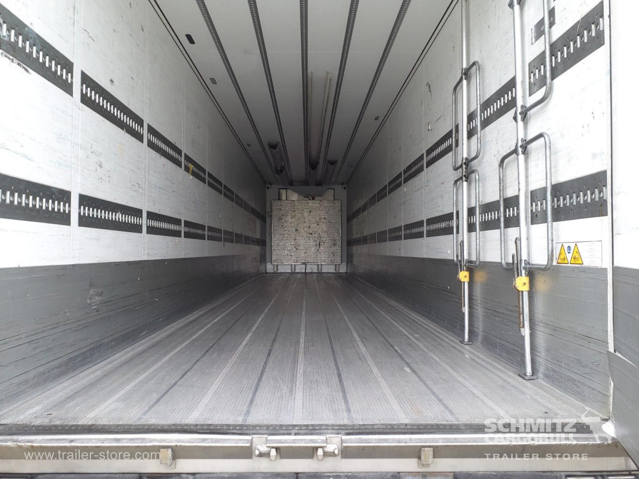 SCHMITZ Reefer Standard Taillift - Félpótkocsi hőszigetelt: 3 kép. SCHMITZ Reefer Standard Taillift - Félpótkocsi hőszigetelt: 3 kép.