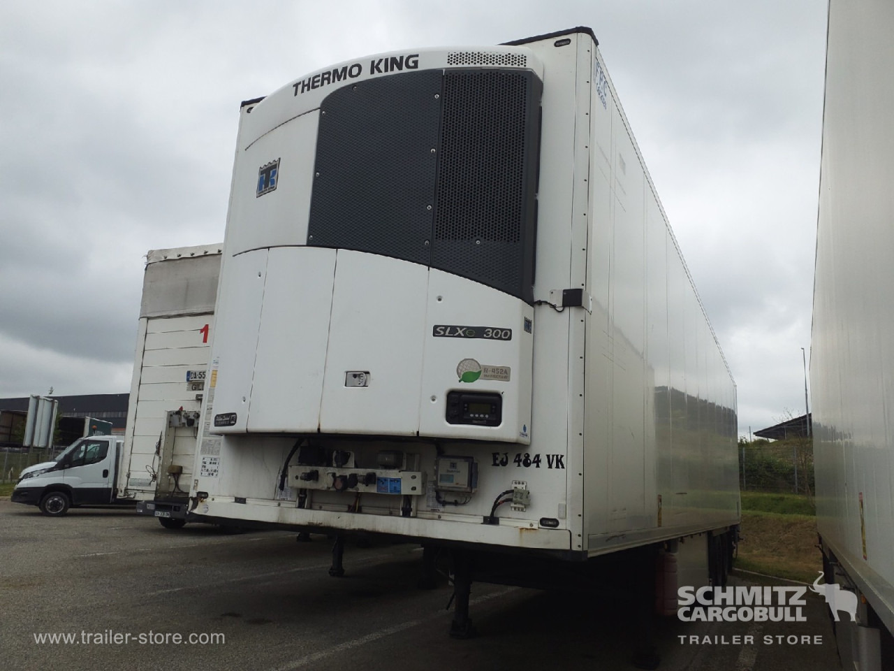 SCHMITZ Reefer Standard Taillift - Félpótkocsi hőszigetelt: 4 kép. SCHMITZ Reefer Standard Taillift - Félpótkocsi hőszigetelt: 4 kép.
