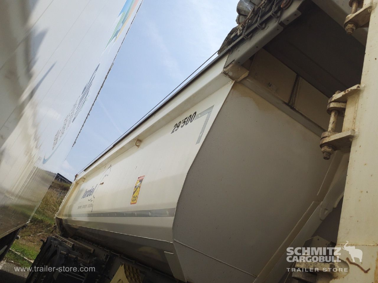 SCHMITZ Tipper Steel half pipe body 24m³ - Félpótkocsi billenőplatós: 1 kép. SCHMITZ Tipper Steel half pipe body 24m³ - Félpótkocsi billenőplatós: 1 kép.