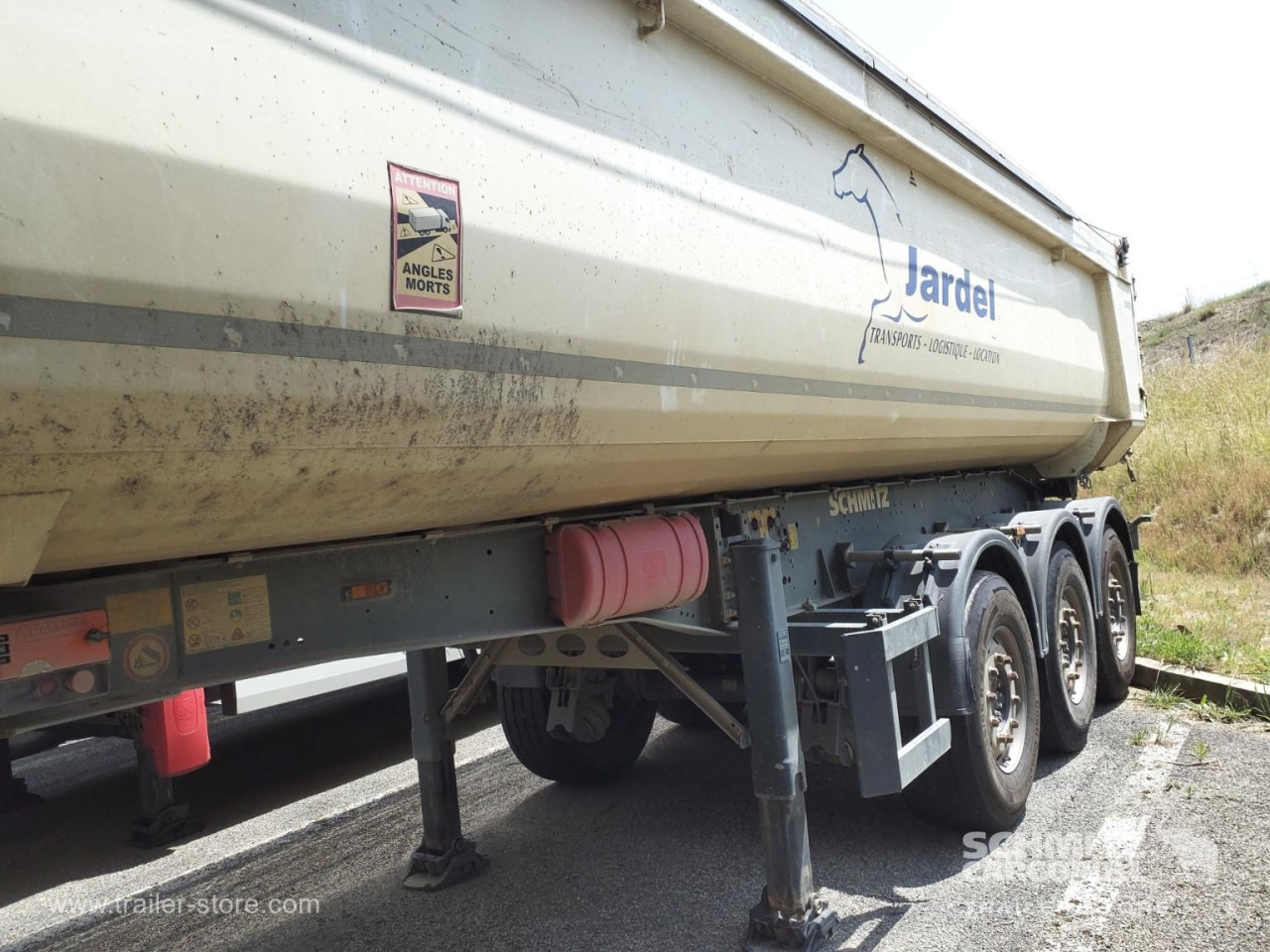SCHMITZ Tipper Steel half pipe body 26m³ - Félpótkocsi billenőplatós: 1 kép. SCHMITZ Tipper Steel half pipe body 26m³ - Félpótkocsi billenőplatós: 1 kép.