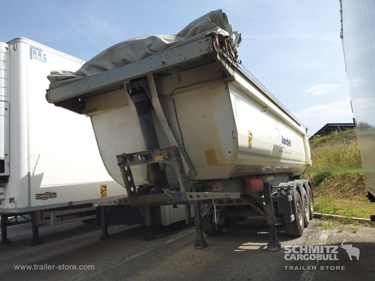 SCHMITZ Tipper Steel half pipe body 26m³ - Félpótkocsi billenőplatós: 3 kép. SCHMITZ Tipper Steel half pipe body 26m³ - Félpótkocsi billenőplatós: 3 kép.