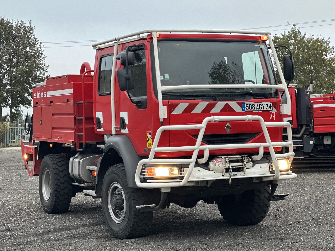 RENAULT Midlum 220 4x4 - Tűzoltóautó: 1 kép. RENAULT Midlum 220 4x4 - Tűzoltóautó: 1 kép.