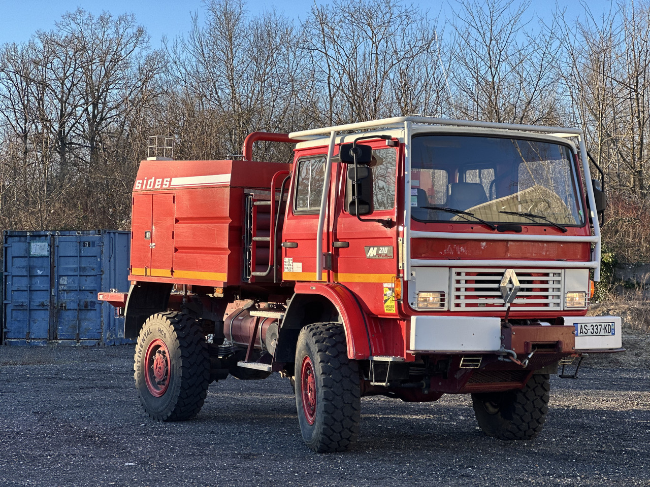Renault M 210 - Tűzoltóautó: 3 kép. Renault M 210 - Tűzoltóautó: 3 kép.