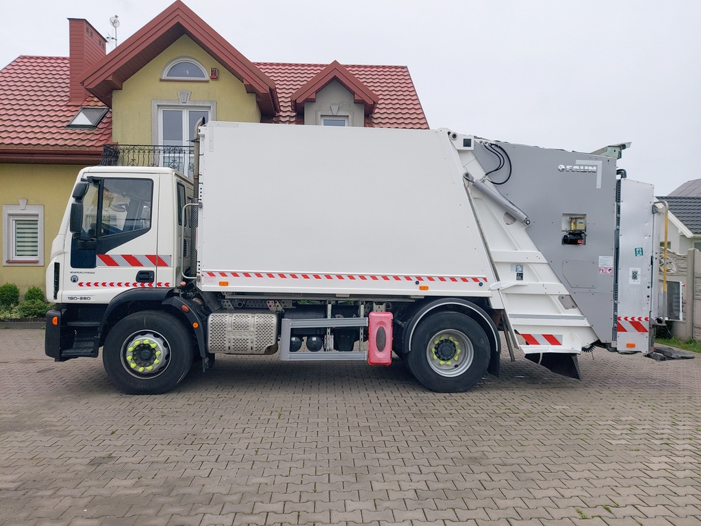 IVECO Eurocargo - Szemetesautó: 4 kép. IVECO Eurocargo - Szemetesautó: 4 kép.