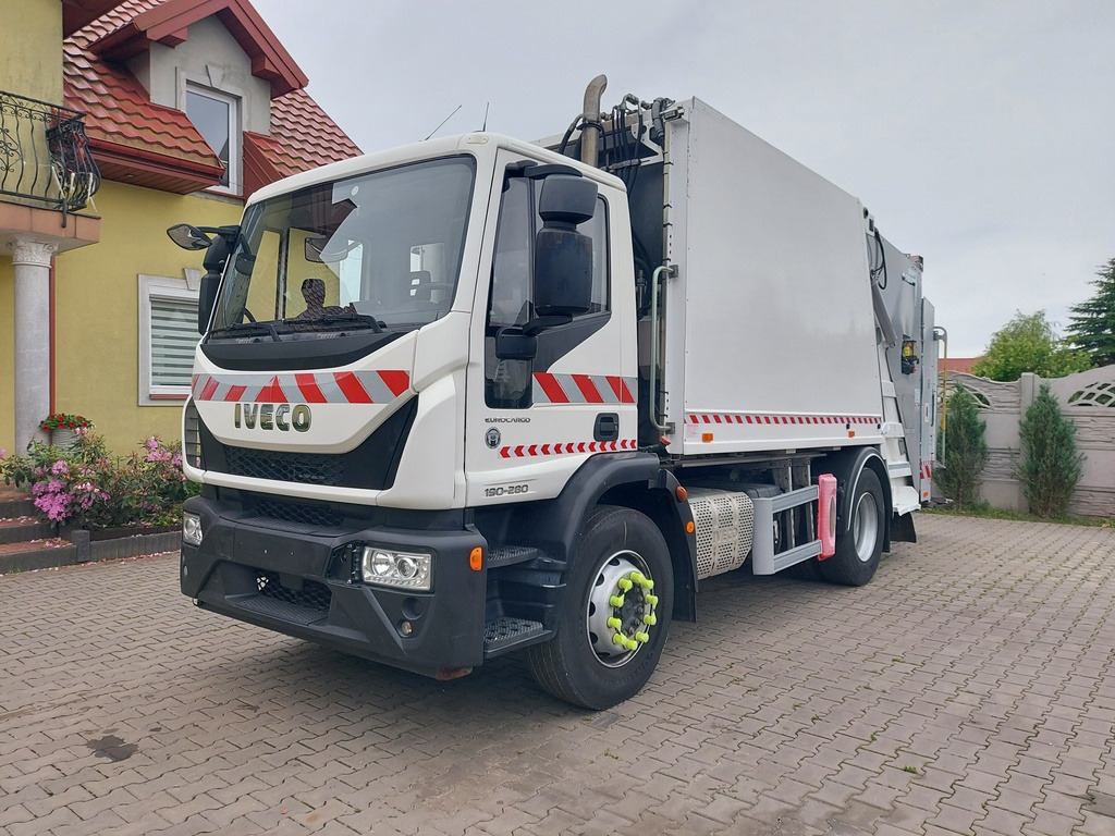 IVECO Eurocargo - Szemetesautó: 3 kép. IVECO Eurocargo - Szemetesautó: 3 kép.