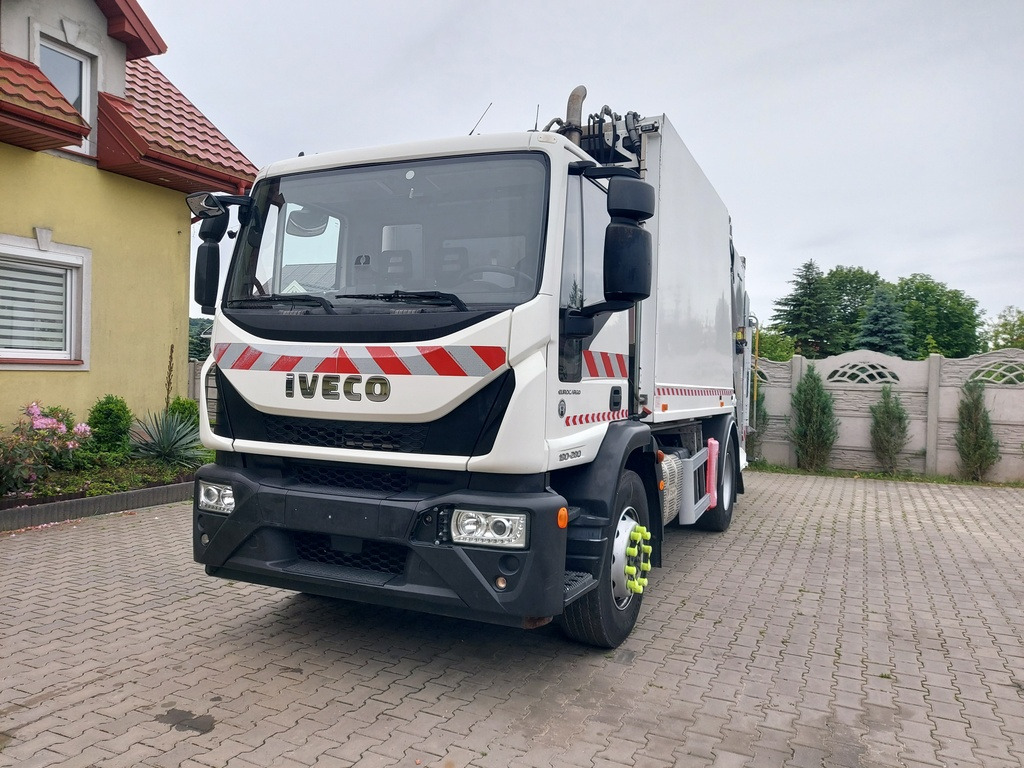 IVECO Eurocargo - Szemetesautó: 2 kép. IVECO Eurocargo - Szemetesautó: 2 kép.