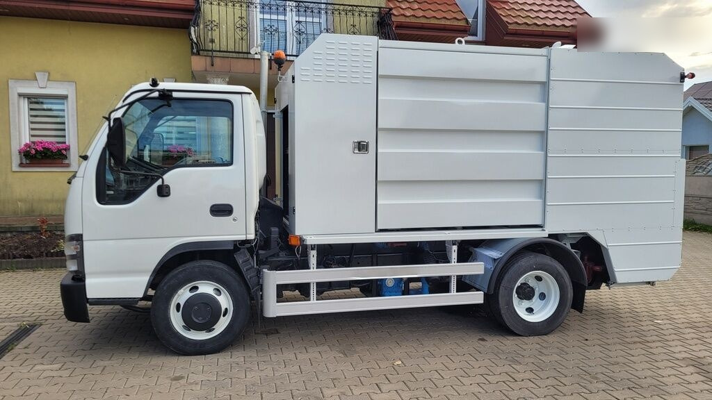 Isuzu NQR75 Container washer laveuse lavacassonetti myjka - Szemetesautó: 5 kép. Isuzu NQR75 Container washer laveuse lavacassonetti myjka - Szemetesautó: 5 kép.