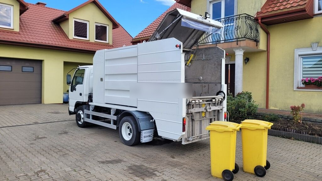Isuzu NQR75 Container washer laveuse lavacassonetti myjka - Szemetesautó: 2 kép. Isuzu NQR75 Container washer laveuse lavacassonetti myjka - Szemetesautó: 2 kép.