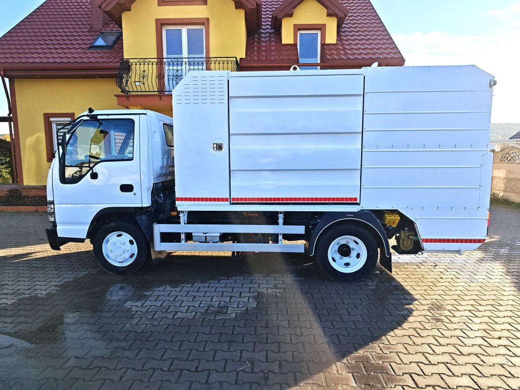 Isuzu Small CONTAINER WASHER Containerreiniger - FARID - Szemetesautó: 4 kép. Isuzu Small CONTAINER WASHER Containerreiniger - FARID - Szemetesautó: 4 kép.