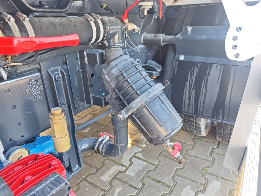 Szemetesautó Isuzu Small CONTAINER WASHER Containerreiniger - FARID: 23 kép.