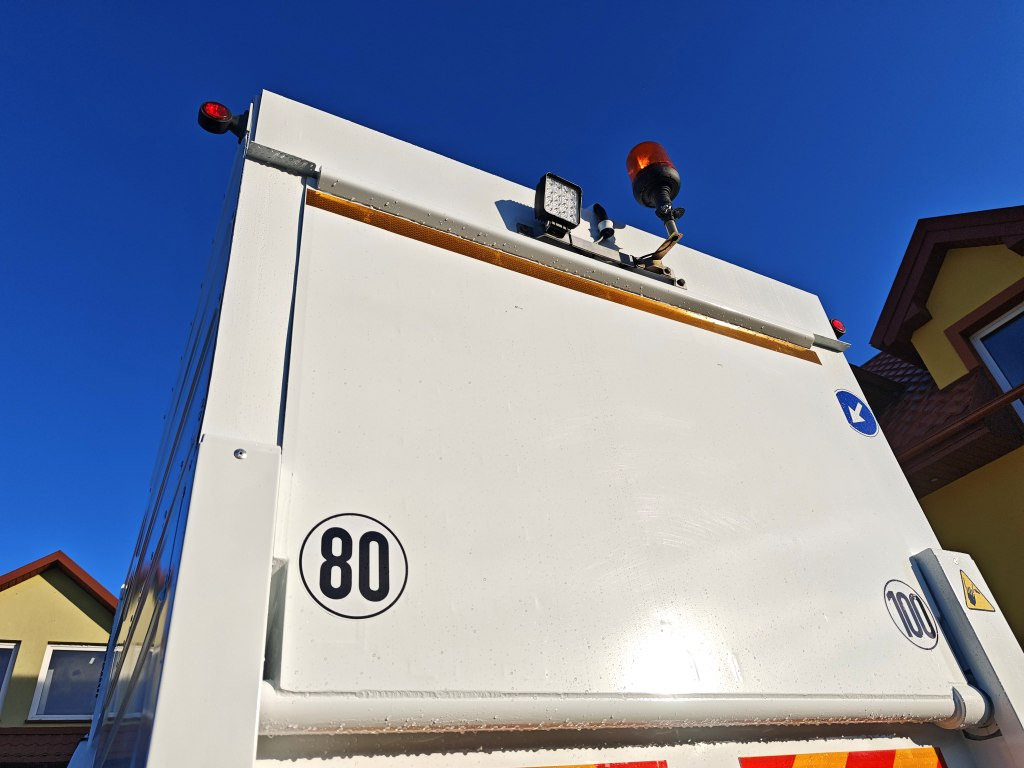 Szemetesautó Isuzu Small CONTAINER WASHER Containerreiniger - FARID: 28 kép.