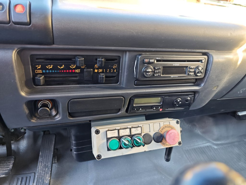 Szemetesautó Isuzu Small CONTAINER WASHER Containerreiniger - FARID: 49 kép.