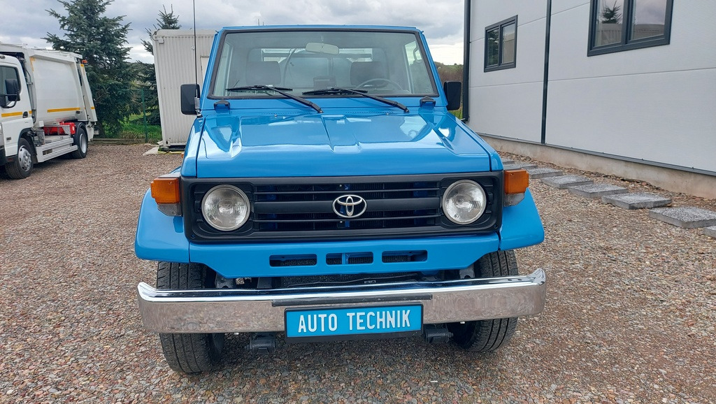 Toyota Land Cruiser COMBI HYDRO CLEANER Mini Combine - Szippantós autó: 4 kép. Toyota Land Cruiser COMBI HYDRO CLEANER Mini Combine - Szippantós autó: 4 kép.