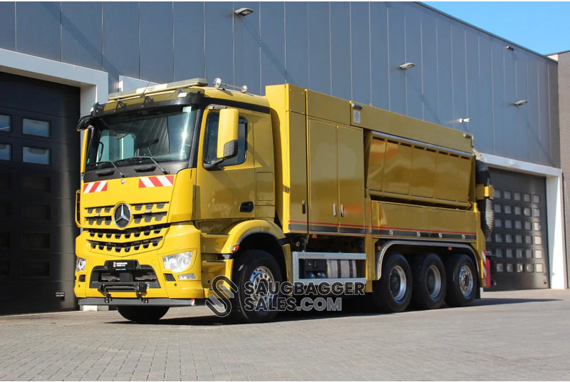 Mercedes-Benz RSP ESE 6 RD 8000 Suction Excavator - Szippantós autó: 2 kép. Mercedes-Benz RSP ESE 6 RD 8000 Suction Excavator - Szippantós autó: 2 kép.