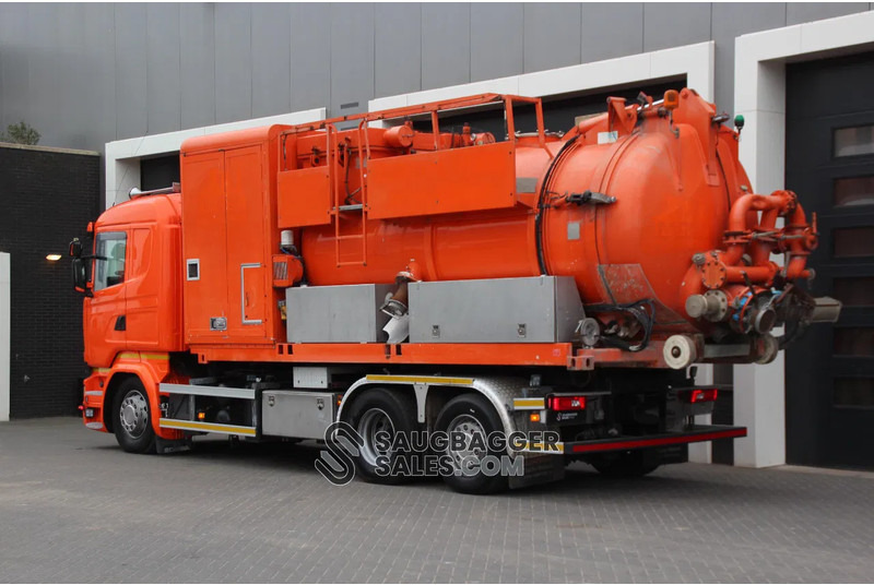 Scania R520 V8 KOKS MegaVac Loader 8000 Evo – Dry material unit - Szippantós autó: 3 kép. Scania R520 V8 KOKS MegaVac Loader 8000 Evo – Dry material unit - Szippantós autó: 3 kép.