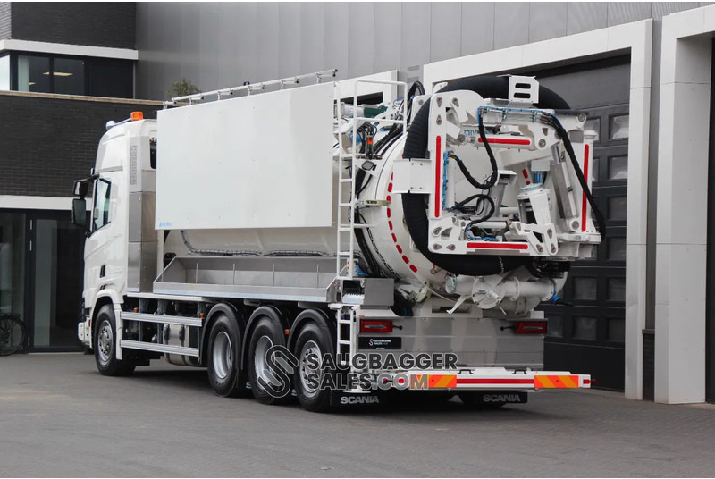 Scania R560 Amphitec Vortex 11000 - Szippantós autó: 3 kép. Scania R560 Amphitec Vortex 11000 - Szippantós autó: 3 kép.