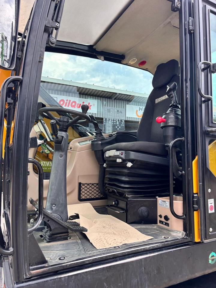 Hydrema MX 16 - Gumikerekes kotró: 5 kép. Hydrema MX 16 - Gumikerekes kotró: 5 kép.