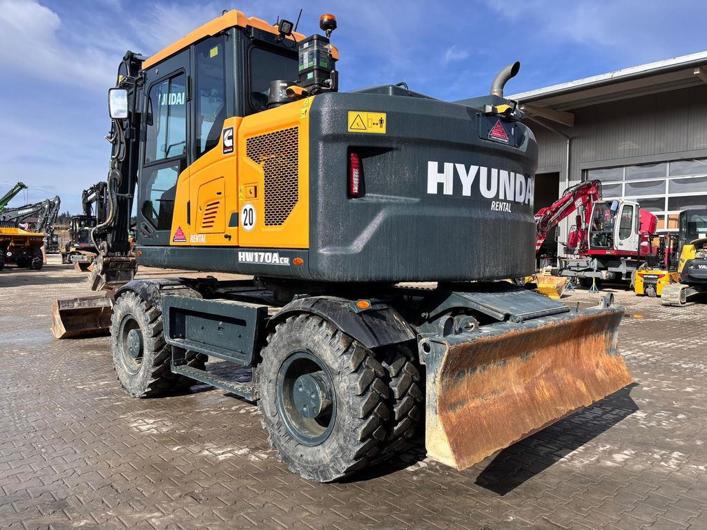 Hyundai HW170ACR Hyundai HW170ACR - Gumikerekes kotró: 3 kép. Hyundai HW170ACR Hyundai HW170ACR - Gumikerekes kotró: 3 kép.
