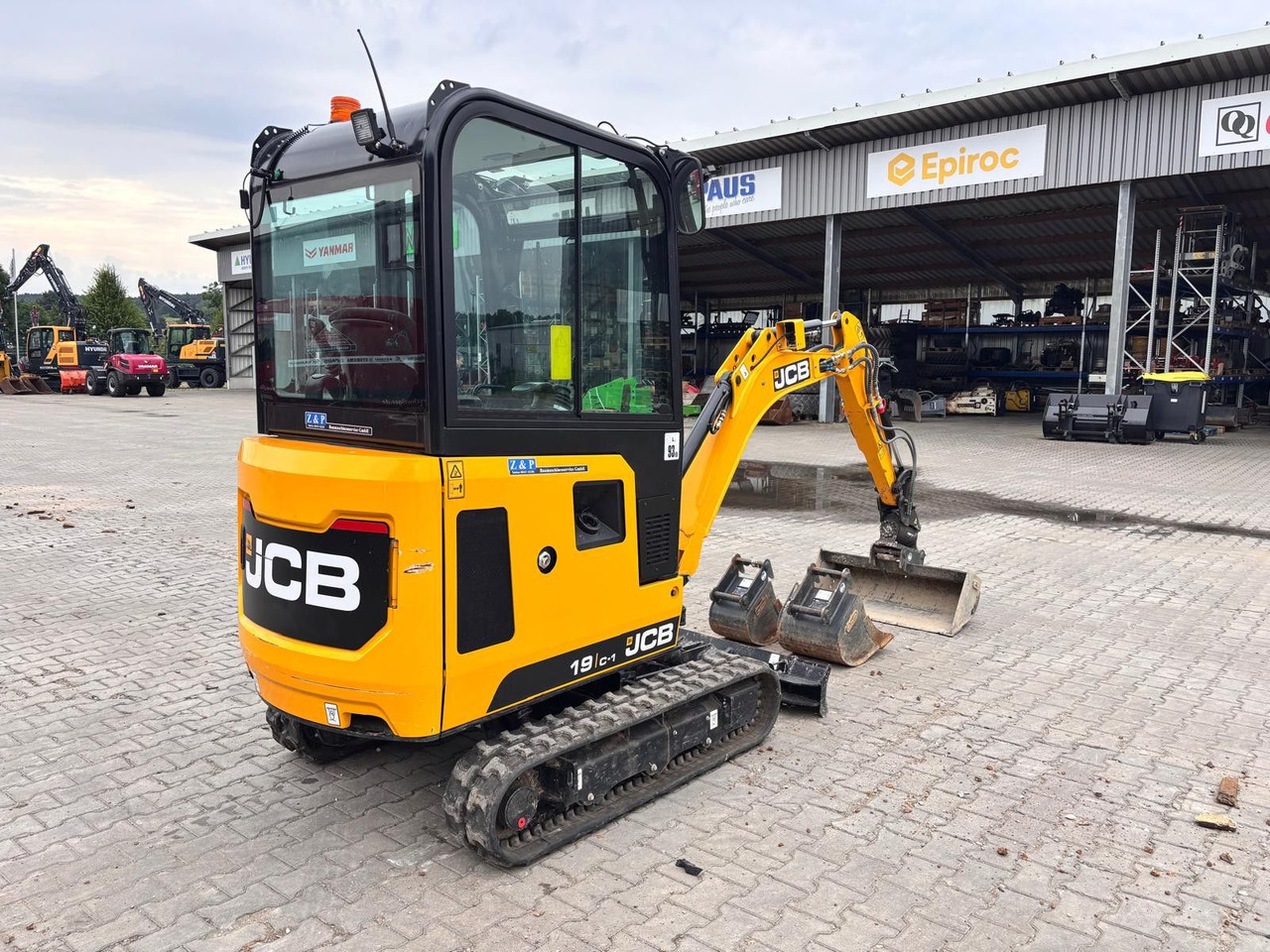 JCB 19C-1 - Minikotró: 3 kép. JCB 19C-1 - Minikotró: 3 kép.