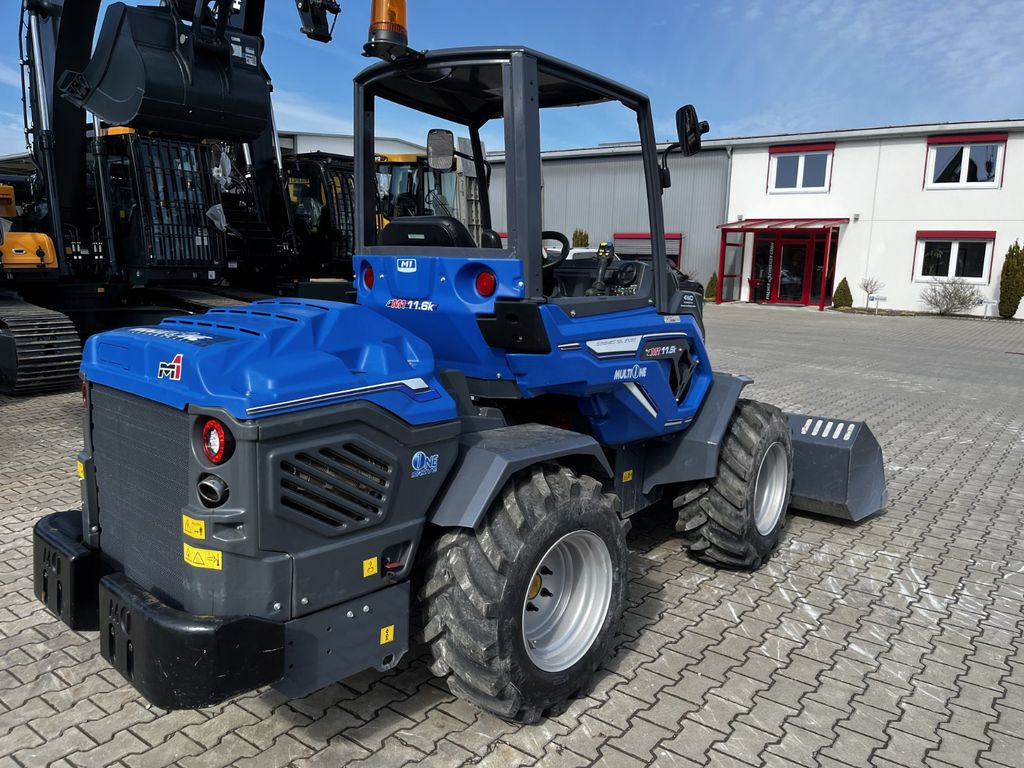 Multione 11.6 K - Gumikerekes homlokrakodó: 3 kép. Multione 11.6 K - Gumikerekes homlokrakodó: 3 kép.