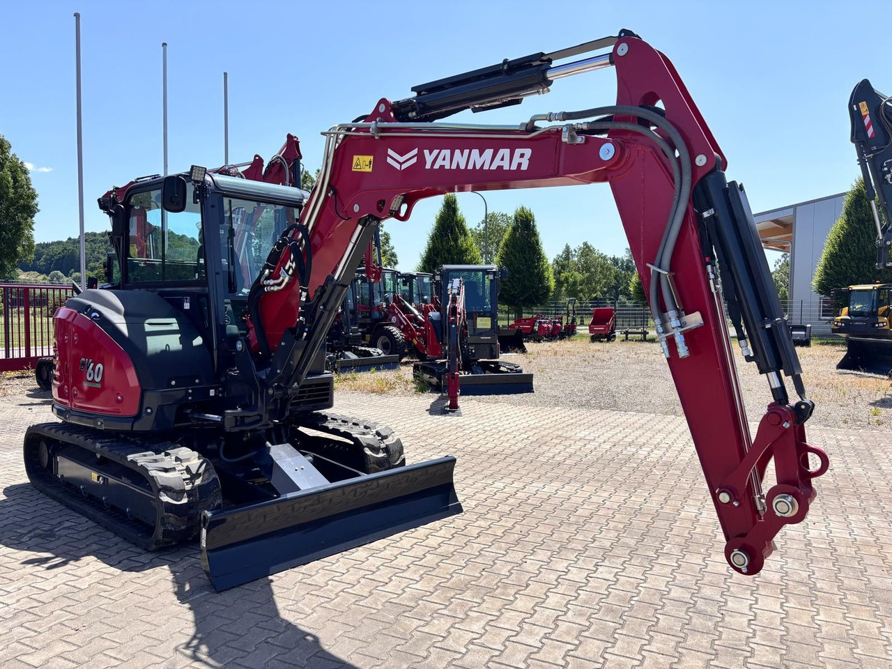 Yanmar SV 60-B - Minikotró: 2 kép. Yanmar SV 60-B - Minikotró: 2 kép.