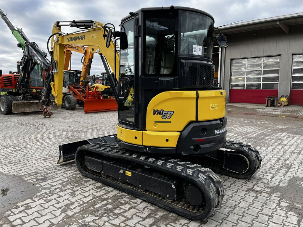 Yanmar VIO 57-6B - Minikotró: 4 kép. Yanmar VIO 57-6B - Minikotró: 4 kép.