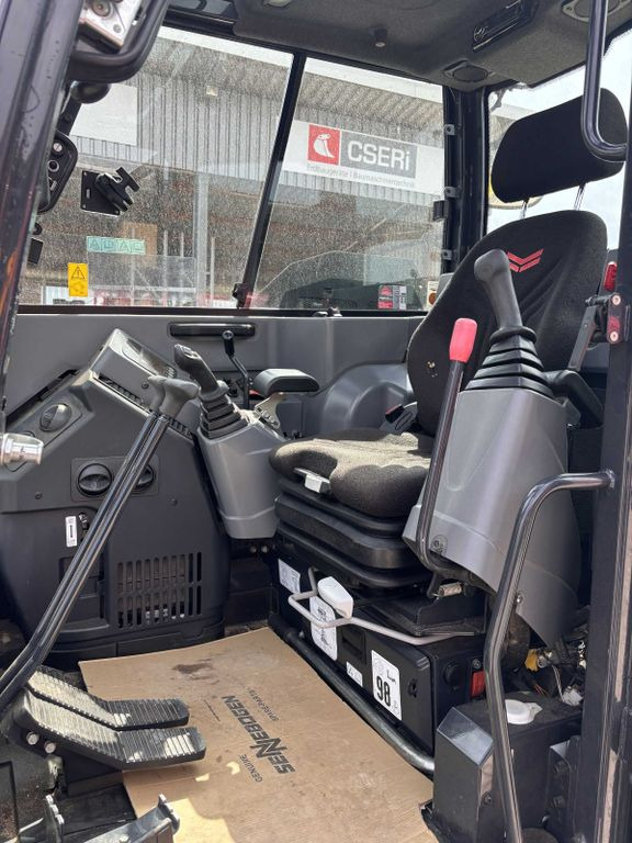 Yanmar VIO 80-2PB - Minikotró: 5 kép. Yanmar VIO 80-2PB - Minikotró: 5 kép.