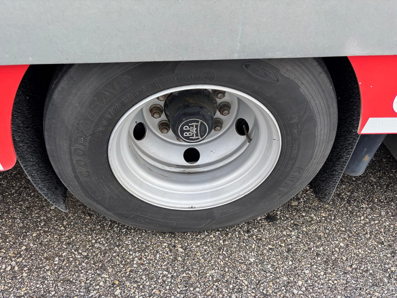 Félpótkocsi autószállító KÄSSBOHRER: 20 kép. Félpótkocsi autószállító KÄSSBOHRER: 20 kép.