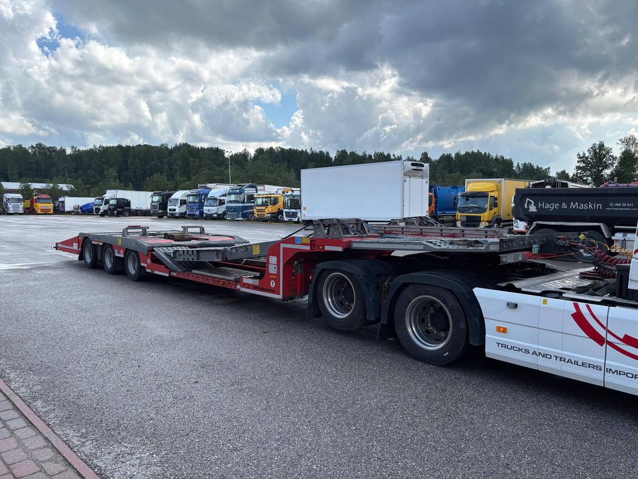 Félpótkocsi autószállító KÄSSBOHRER: 17 kép. Félpótkocsi autószállító KÄSSBOHRER: 17 kép.