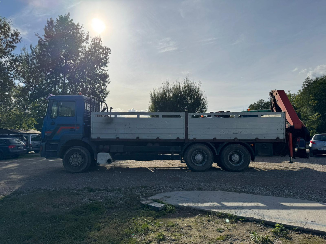 MAN 26.403 6x4 - Platós teherautó, Darus autó: 4 kép. MAN 26.403 6x4 - Platós teherautó, Darus autó: 4 kép.
