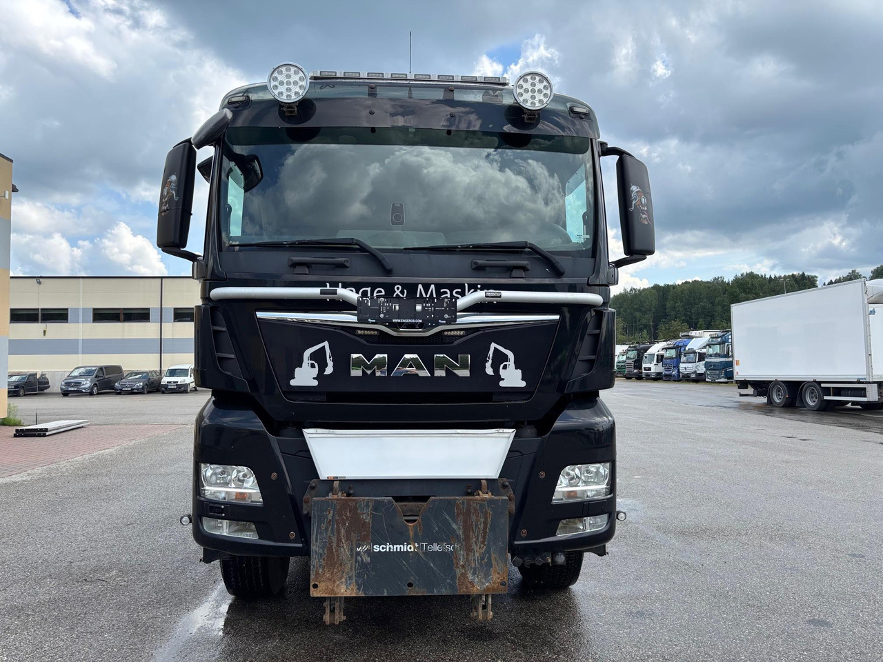 MAN TGX 26.580 - Billenőplatós teherautó: 2 kép. MAN TGX 26.580 - Billenőplatós teherautó: 2 kép.