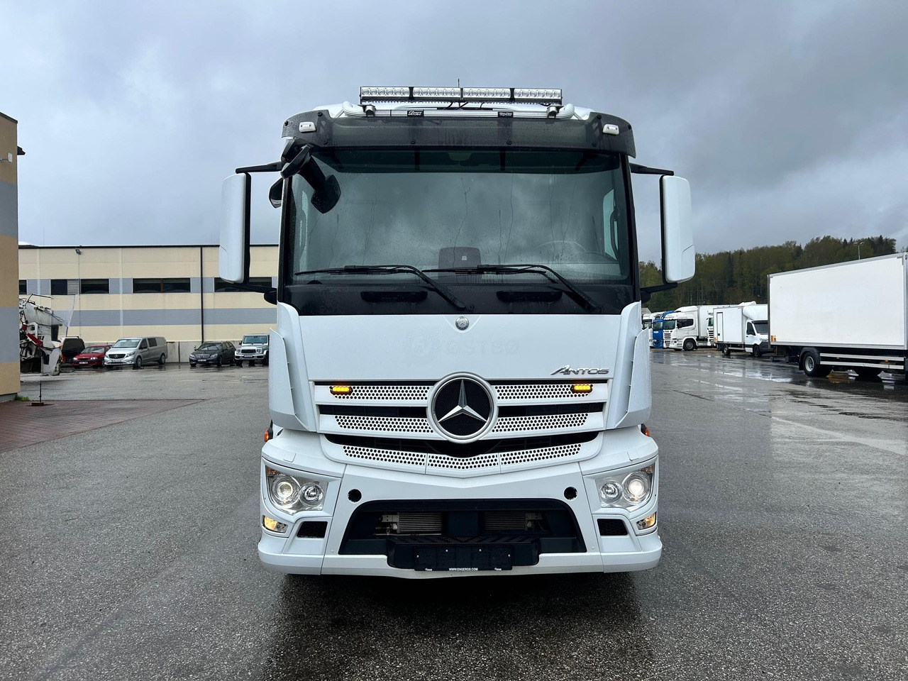 MERCEDES-BENZ ANTOS 2546 - Szemetesautó: 2 kép. MERCEDES-BENZ ANTOS 2546 - Szemetesautó: 2 kép.