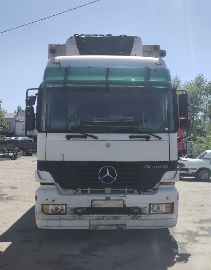 MERCEDES-BENZ Actros 2543 - Hűtős teherautó: 4 kép. MERCEDES-BENZ Actros 2543 - Hűtős teherautó: 4 kép.