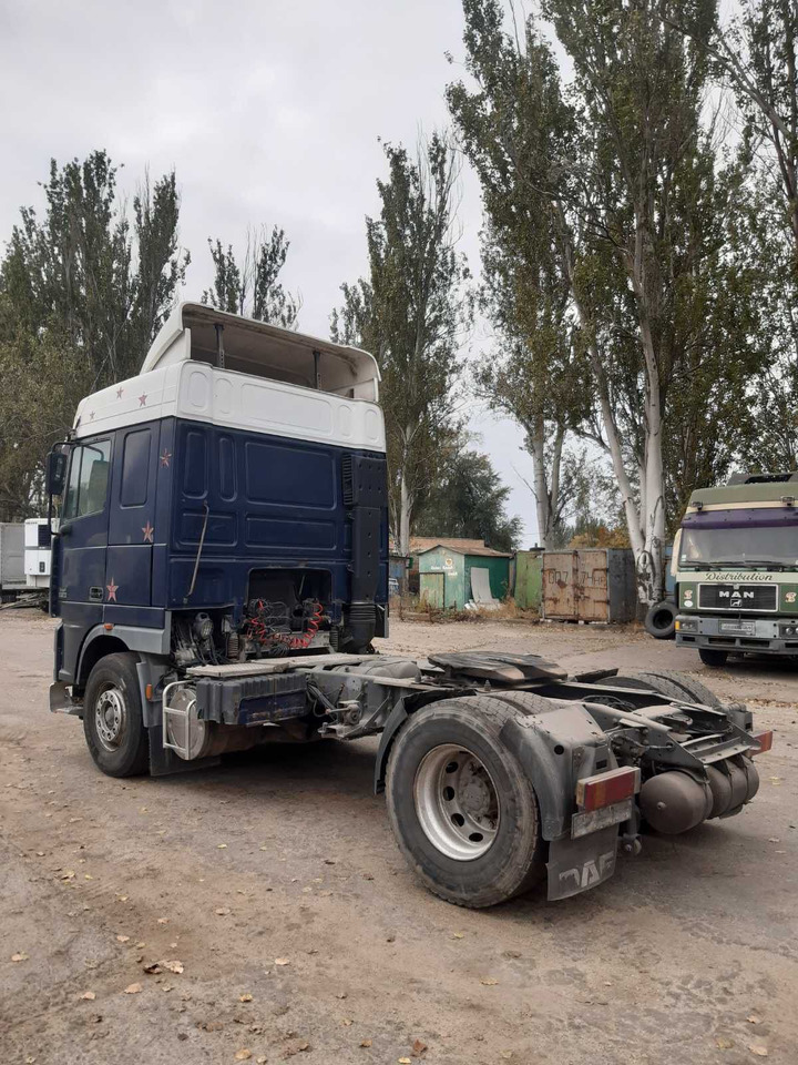 DAF 95XF380 - Nyergesvontató: 4 kép. DAF 95XF380 - Nyergesvontató: 4 kép.