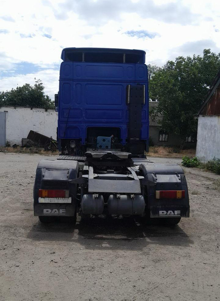 DAF XF 95.380 - Nyergesvontató: 5 kép. DAF XF 95.380 - Nyergesvontató: 5 kép.