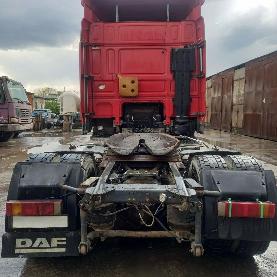 DAF XF 95.430 - Nyergesvontató: 3 kép. DAF XF 95.430 - Nyergesvontató: 3 kép.