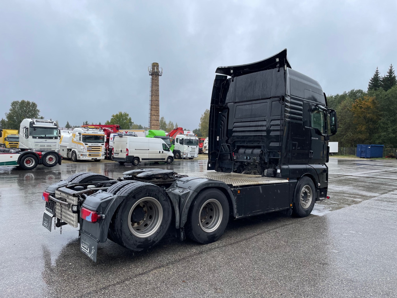 MAN TGX 28.560 - Nyergesvontató: 2 kép. MAN TGX 28.560 - Nyergesvontató: 2 kép.