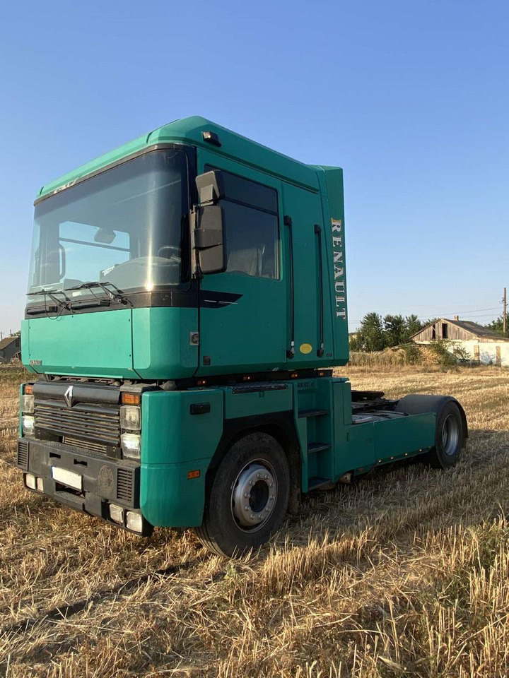 RENAULT Magnum 430 - Nyergesvontató: 4 kép. RENAULT Magnum 430 - Nyergesvontató: 4 kép.