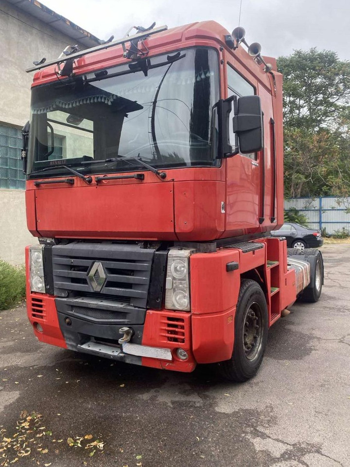 RENAULT Magnum 480 - Nyergesvontató: 3 kép. RENAULT Magnum 480 - Nyergesvontató: 3 kép.