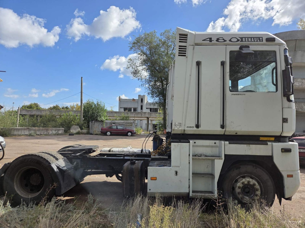 RENAULT Magnum 480 - Nyergesvontató: 1 kép. RENAULT Magnum 480 - Nyergesvontató: 1 kép.