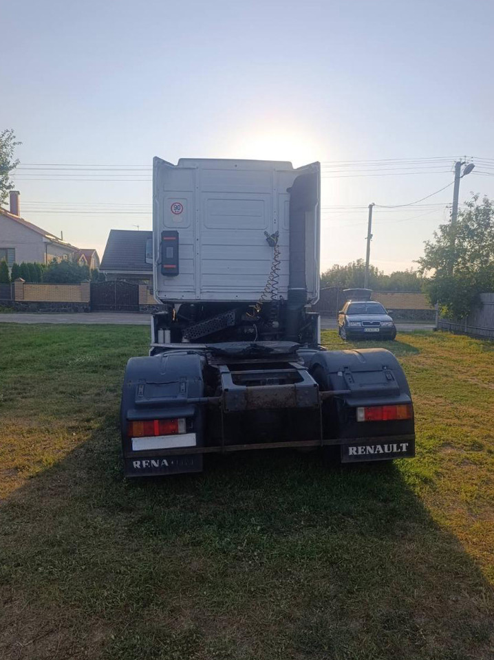 RENAULT Magnum 480 - Nyergesvontató: 4 kép. RENAULT Magnum 480 - Nyergesvontató: 4 kép.