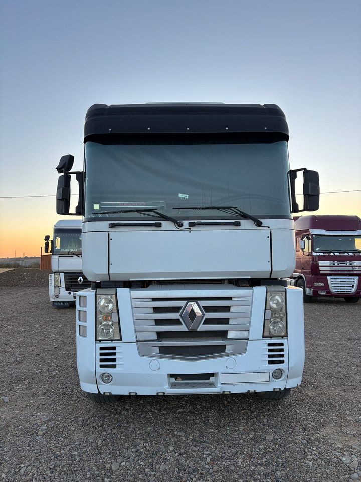 RENAULT Magnum 480 - Nyergesvontató: 2 kép. RENAULT Magnum 480 - Nyergesvontató: 2 kép.