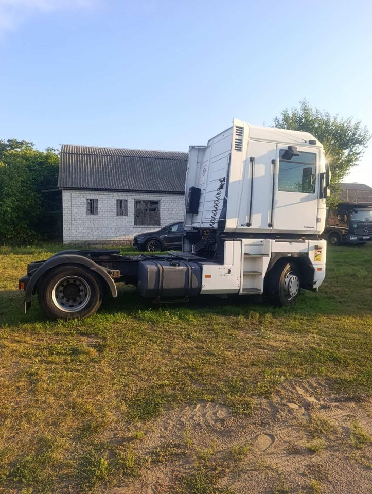 RENAULT Magnum 480 - Nyergesvontató: 5 kép. RENAULT Magnum 480 - Nyergesvontató: 5 kép.