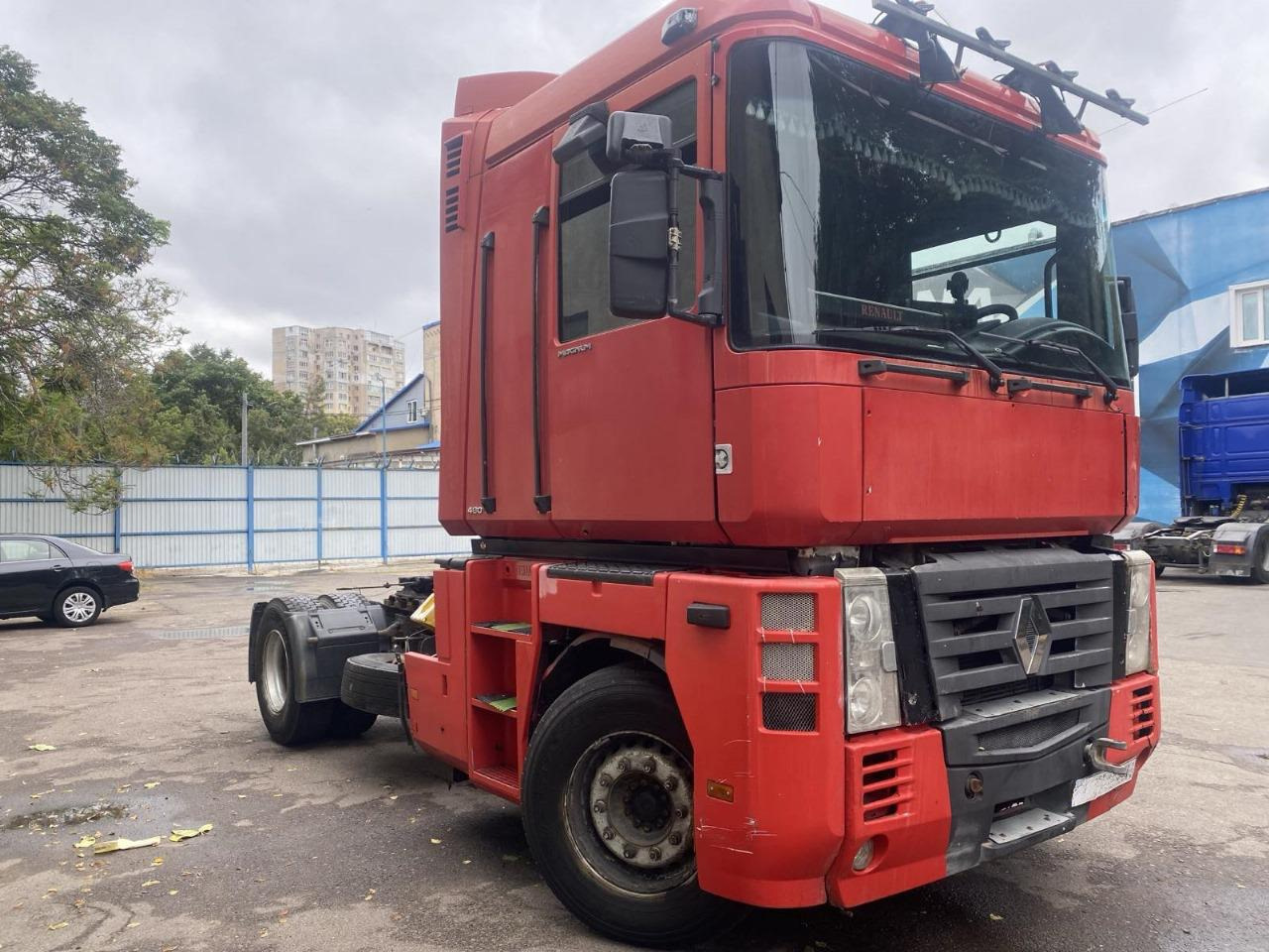 RENAULT Magnum 480 - Nyergesvontató: 1 kép. RENAULT Magnum 480 - Nyergesvontató: 1 kép.