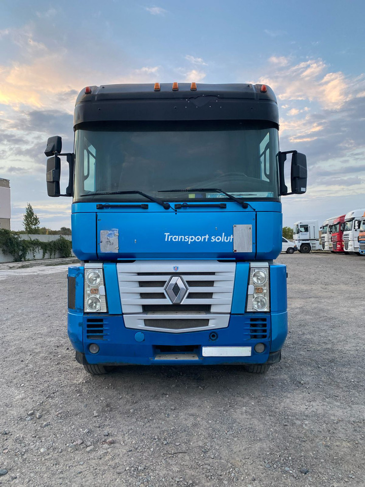 RENAULT Magnum 480 | ID1642S - Nyergesvontató: 2 kép. RENAULT Magnum 480 | ID1642S - Nyergesvontató: 2 kép.